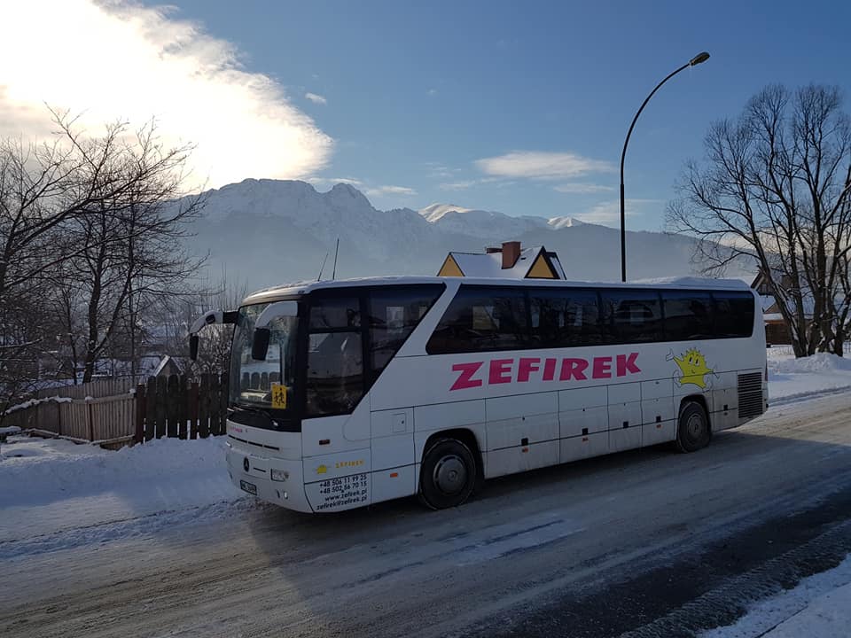 ZEFIREK S.C. - Mercedes na tle gór